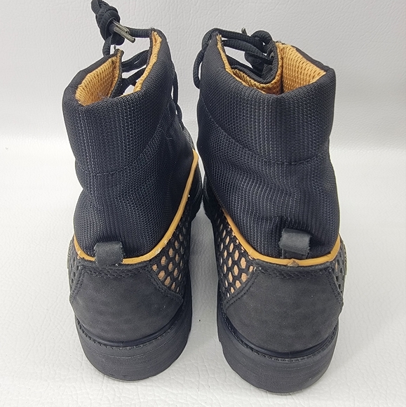 Timberland Vintage Limited Release  6 Inch  Size 9.5M black yellow men boots The - Picture 8 of 12